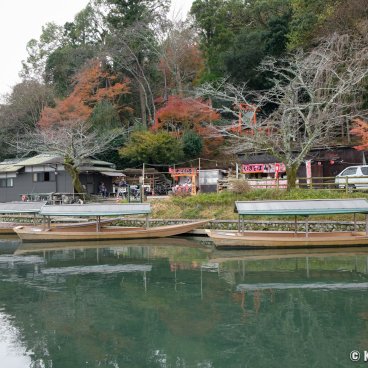 Togetsukyo (Kyoto), Boats on the Katsura River in autumn