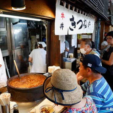 Tsukiji Outer Market (Tokyo), Japanese food stall and its counter to eat in