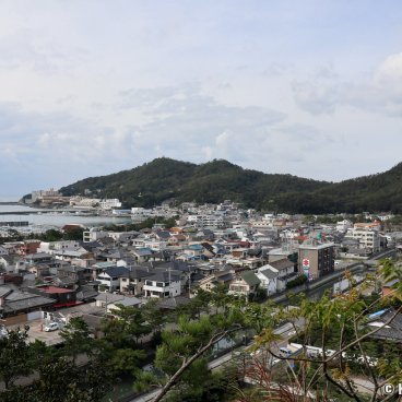 Tamatsushima-jinja (Wakayama), View on the city from Mount Tengu