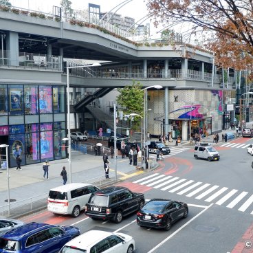 Miyashita Park (Tokyo), View on the complex from the street in Shibuya