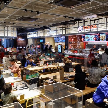 Miyashita Park (Tokyo), Food court