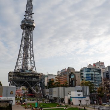 Hisaya Odori (Nagoya), Park at the foot of the Mirai Tower 2