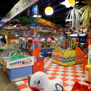 Daiba 1-chome Shotengai (Tokyo), Retrogaming arcade