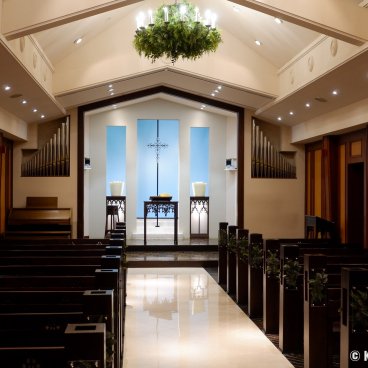 Happo-en (Tokyo), Indoor view of a church for Western-style wedding ceremonies