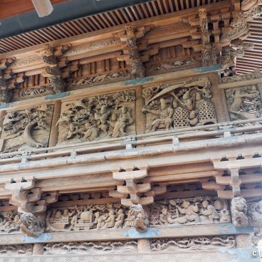 Kawagoe Hikawa-jinja, Wood carvings on the shrine's main building