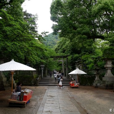 Kotohira-gu (Shikoku), Sakura-baba path and traditional sweets stalls