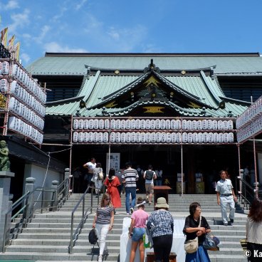 Naritasan Fukagawa Fudo-do (Tokyo), View on the main pavilions (old and new) during Fukagawa Hachiman Matsuri 2
