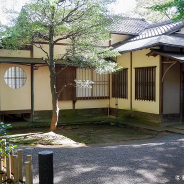Meiji Jingu Gyoen (Tokyo), Kaku-un-tei teahouse