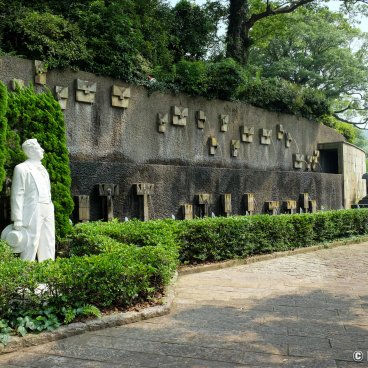 Glover Garden (Nagasaki), Statue of Thomas Blake Glover
