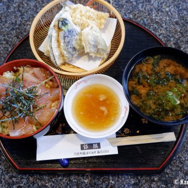 Ginrin (Shima), Tekone sushi set with tempura and miso soup