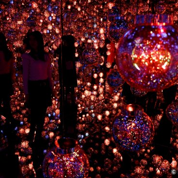 teamLab Borderless (Azabudai Hills, Tokyo), Bubble Universe fire color