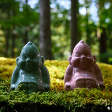 Hiyo Koke no Sato (Ishikawa), Billiken statues on a moss bed