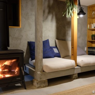 La toile (Mitoyo, Shikoku), Stove in the living-room in winter