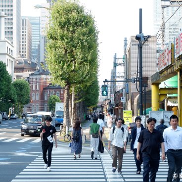 Yurakucho (Tokyo), View on the side of the railway tracks towards Tokyo Station