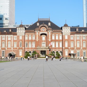 Tokyo Station (Tokyo), Marunouchi side with the red bricks facade