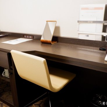 Hotel WBF Hommachi (Osaka), Desk in the Semi-Double Room