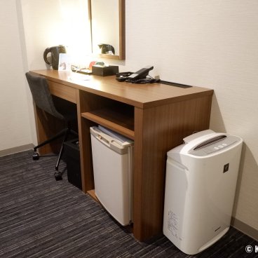 ibis Styles Kyoto Shijo, Desk in the 2 single beds standard room