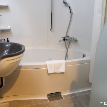 ibis Styles Kyoto Shijo, Bathroom in the 2 single beds standard room