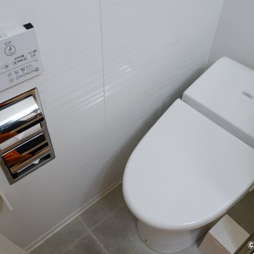 ibis Styles Kyoto Shijo, WC in the 2 single beds standard room