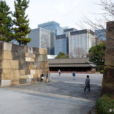 Kokyo Higashi Gyoen (Tokyo), walking the medieval fortifications line