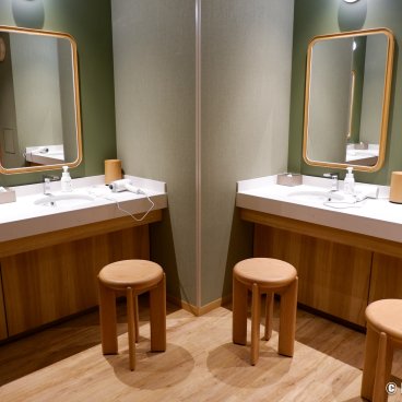 The Royal Park Hotel Ginza 6-chome (Tokyo), Men's bathroom in the hotel's shared baths