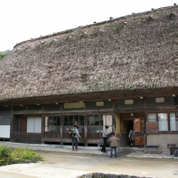Wada House (Shirakawa-go), Entrance of the large thatched-roof house