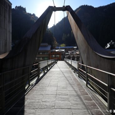 Tsuetate Onsen (Kumamoto), Tsuetate-bashi bridge