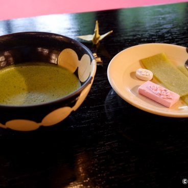 Gion Kagai Art Museum (Kyoto), Matcha tea and wagashi pastry served at The Art Cafe