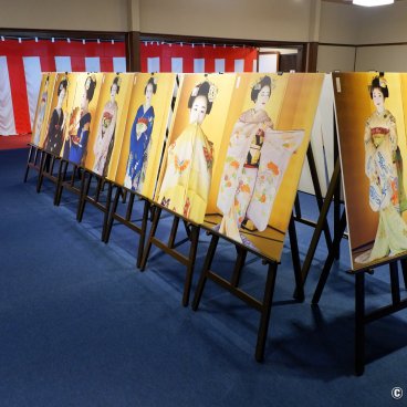 Gion Kagai Art Museum (Kyoto), Exhibition of portraits of Maiko and Geiko