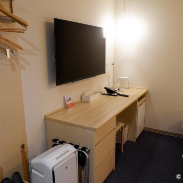 Kurashiki Ivy Square (Okayama), TV set and desk of the Standard Single Room