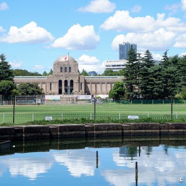 Meiji Jingu Gaien (Tokyo), Kakuike pond and Seitoku Memorial