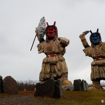 Oga Peninsula (Akita), Namahage statues on the side of the road