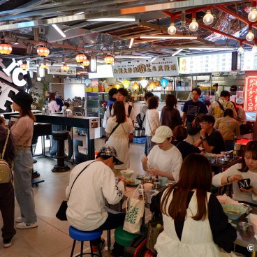 Tokyu Plaza Harajuku (Harakado), Indoor neo-yokocho alley with yatai food stalls and modern izakaya pubs
