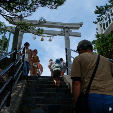 Katsurahama (Kochi), Stairway to Wadatsumi-jinja