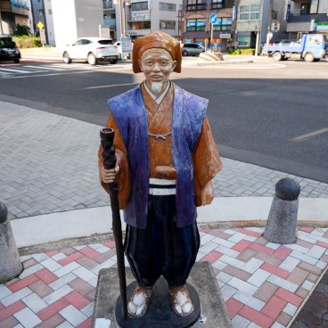 Shike-michi (Nagoya), Statue of Tokugawa Mitsukuni (Mito Komon) near Endoji Shotengai