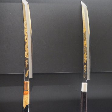 Shinon Washoku Senryu (Osaka), Display of knives engraves by Miwako Kubota