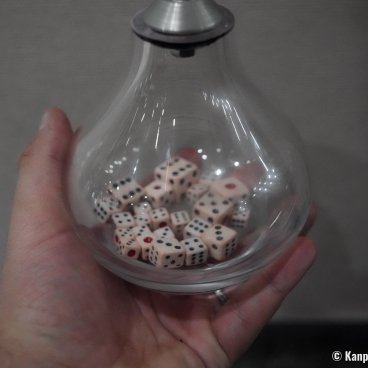 Tanegashima Light Festival, Uchu saikoro (Space Dice) ©Jun Kosaka