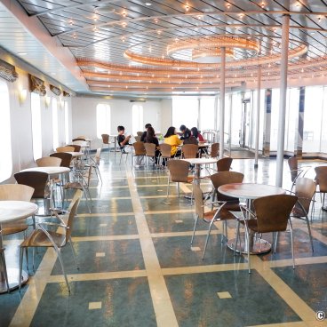 Shin Nihonkai Ferry, Restaurant with a view on the sea on the Hamanasu (Maizuru-Otaru cruise)