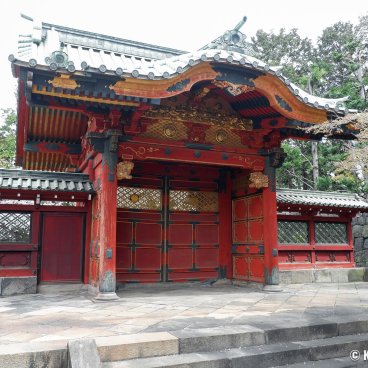 Yanaka Cemetery (Tokyo), Chokugaku-mon gate at Joken'in mausoleum dedicated to Tokugawa Tsunayoshi