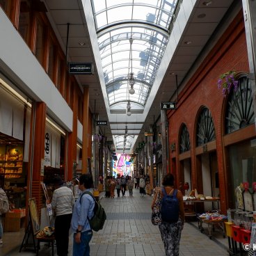 Dogo Onsen (Matsuyama), Haikara-dori shopping street in spring 2