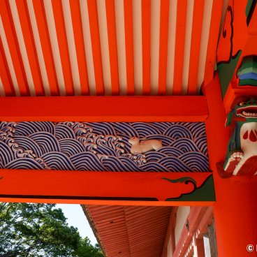 Dogo Onsen (Matsuyama), Detail of the decor at Isaniwa-jinja shrine