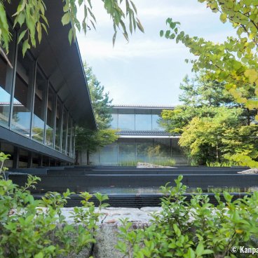 Fukuda Art Museum (Kyoto), View on the museum from the contemporary garden