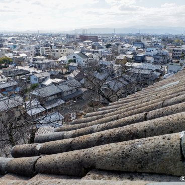 Maruoka Castle (Fukui), View on the city and the keep's stone tiles
