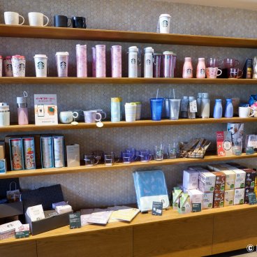 Starbucks Kawagoe Kanetsuki-dori, Starbucks merchandise display