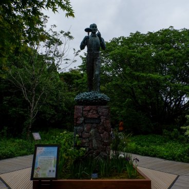 Makino Botanical Garden (Kochi), Statue of Tomitaro Makino in the garden