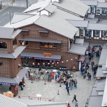 Toyosu Senkyaku Banrai (Tokyo), View on the market's central square and Toki no Kane tower