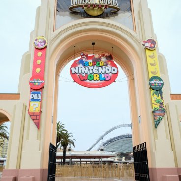 Universal Studios Japan (Osaka), Entrance of the park featuring Mario and Donkey Kong