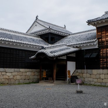 Matsuyama Castle (Shikoku), Entrance of the keep