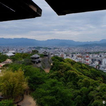 Matsuyama Castle (Shikoku), View on Honmaru enclosure from the keep