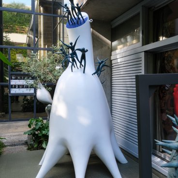 Taro Okamoto Memorial Museum (Tokyo), Sculpture displayed in the garden